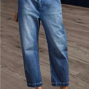 Flamingals light wash, stitch, detail, midrise barrel leg jeans 2XL 14/16